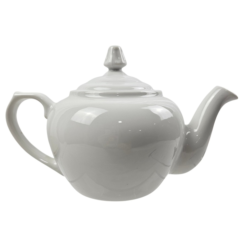 BIA Cordon Bleu White Porcelain Teapot with Lid Made in Brazil Classic Glossy